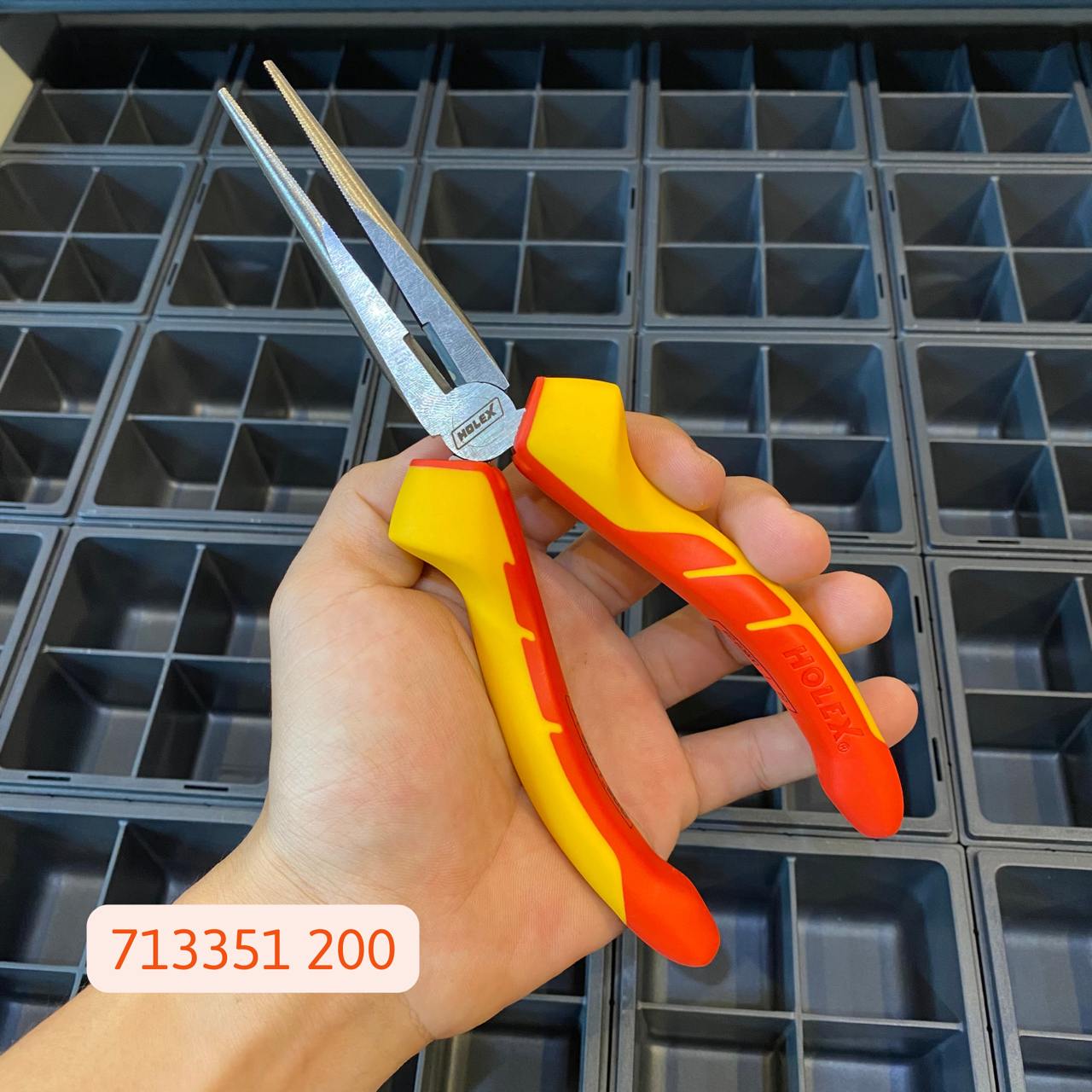 KÌM MŨI NHỌN CÁCH ĐIỆN 1000V HOLEX 713351 DÀI 200MM KÌM MŨI NHỌN CÁCH ĐIỆN 1000V HOLEX 713351 DÀI 200MM